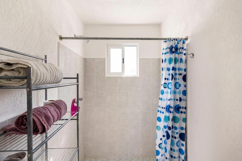 Micro Studio Perfect For Backpackers, Couples, 3 Min Drive To Playa El Nino Cancún Exterior foto
